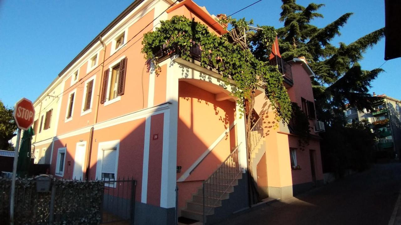 Apartmaji Soncek Izola Esterno foto