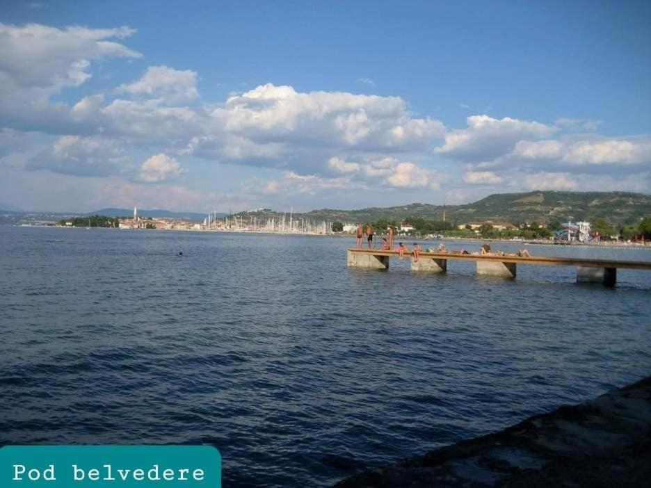 Apartmaji Soncek Izola Esterno foto