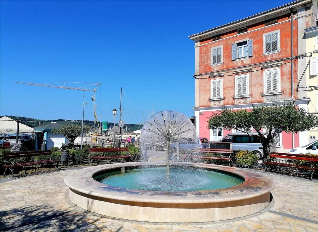 Apartmaji Soncek Izola Esterno foto