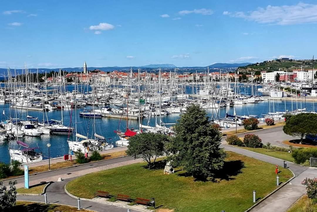 Apartmaji Soncek Izola Esterno foto