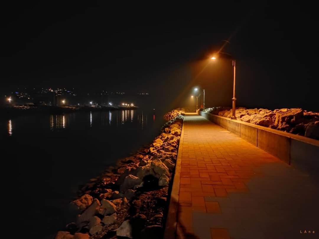 Apartmaji Soncek Izola Esterno foto