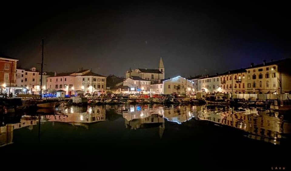 Apartmaji Soncek Izola Esterno foto