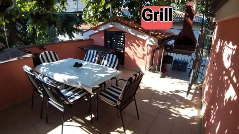 Apartmaji Soncek Izola Esterno foto