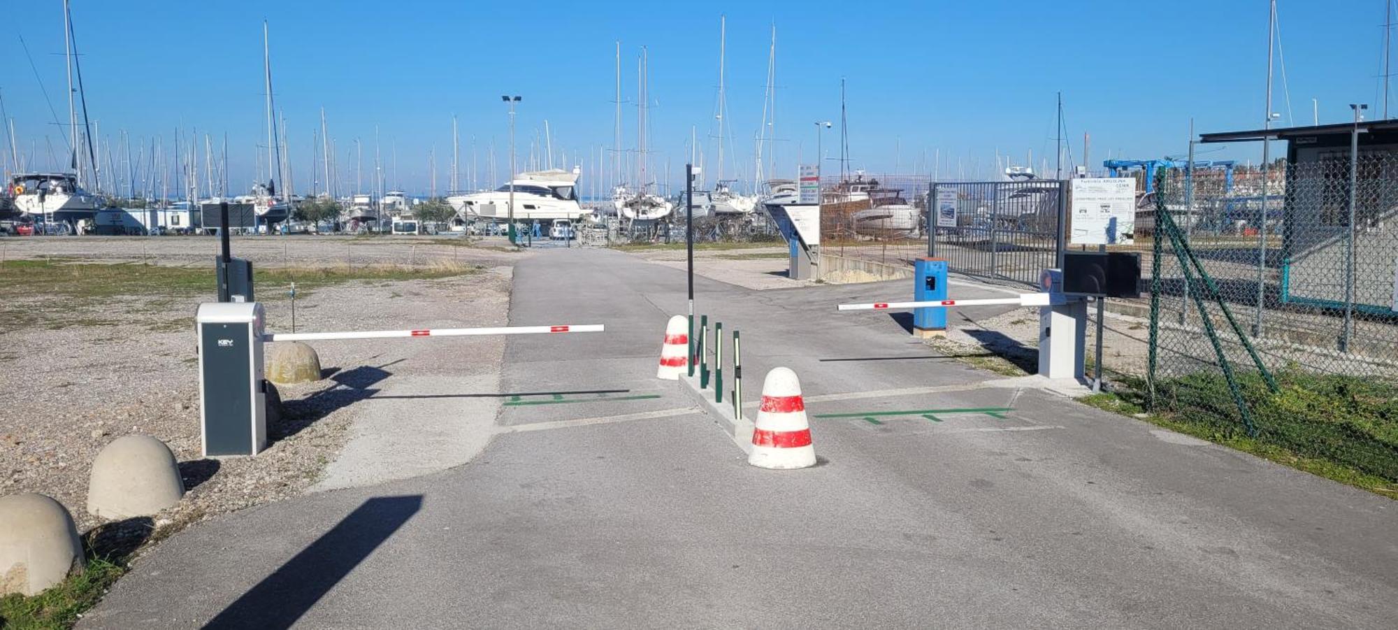 Apartmaji Soncek Izola Esterno foto