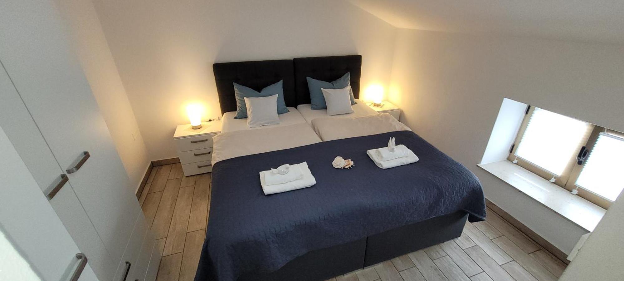 Apartmaji Soncek Izola Esterno foto
