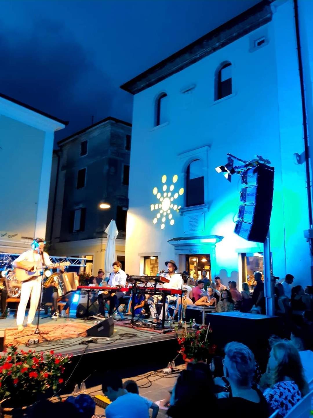 Apartmaji Soncek Izola Esterno foto
