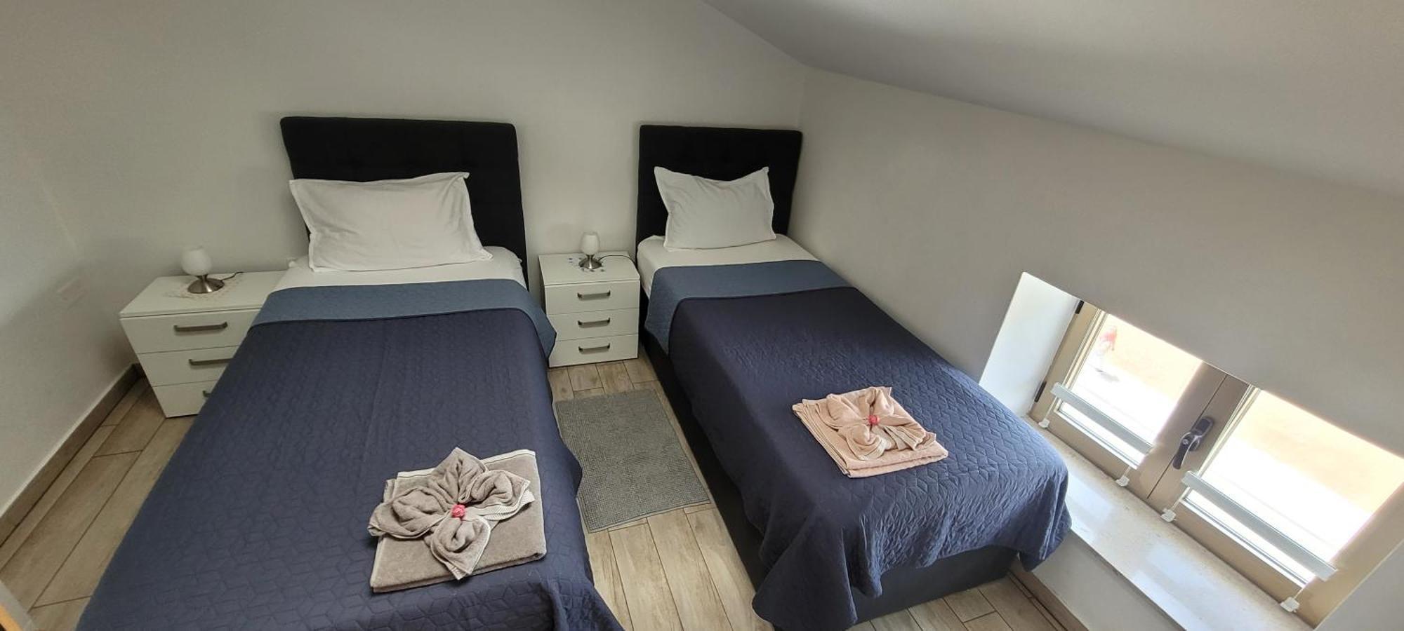 Apartmaji Soncek Izola Esterno foto