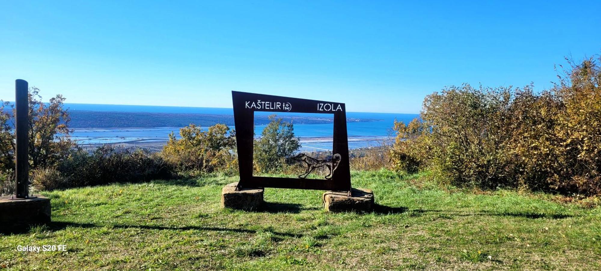 Apartmaji Soncek Izola Esterno foto